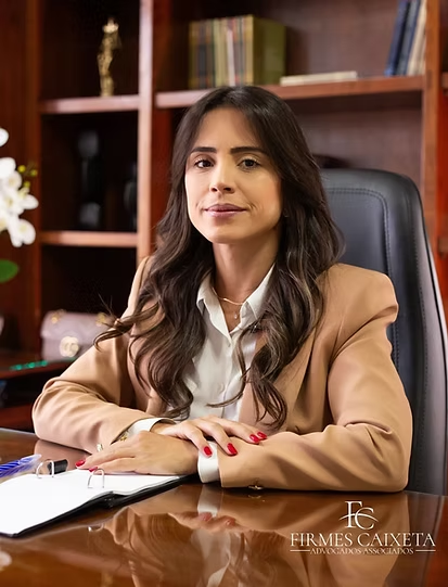 Advogada em ambiente profissional do escrit&oacute;rio